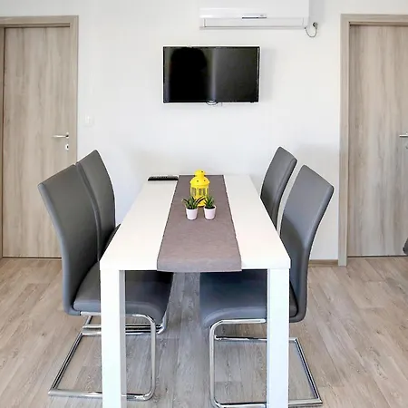 Gorgeous In With Kitchen