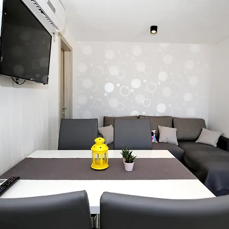 Gorgeous In With Kitchen * 穆泰尔岛