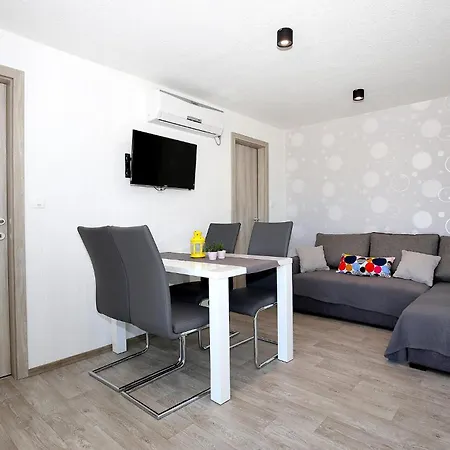 Gorgeous In With Kitchen