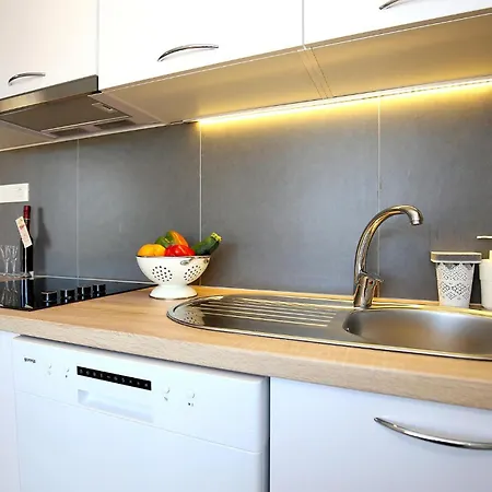 度假居 Gorgeous In With Kitchen 穆泰尔岛