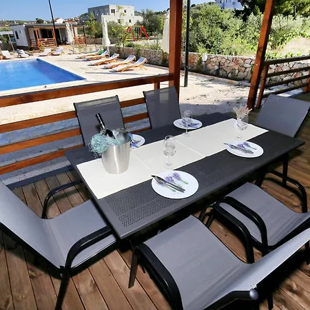 Ferienhaus Gorgeous In With Kitchen *