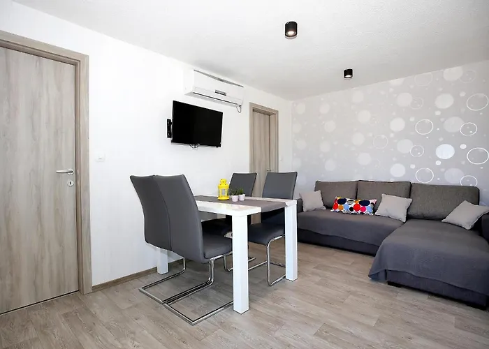 Gorgeous In With Kitchen