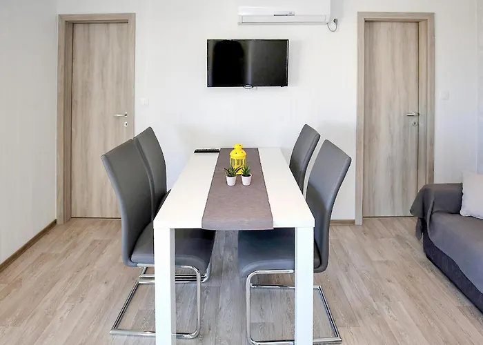 Gorgeous In With Kitchen